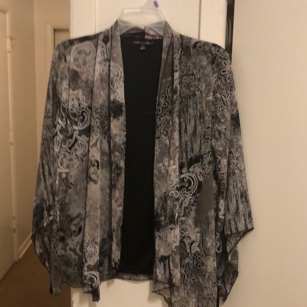 Elegant Black/gray tunic.